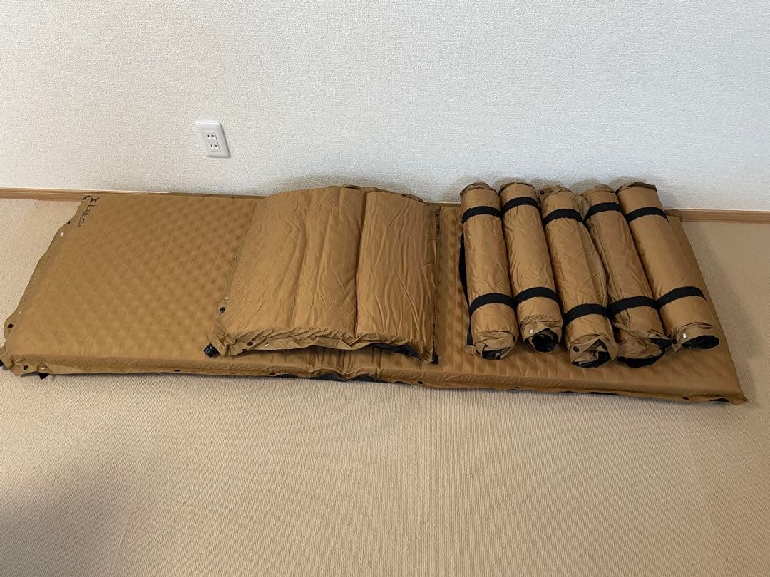 パズル型エアマット　自動空気注入式