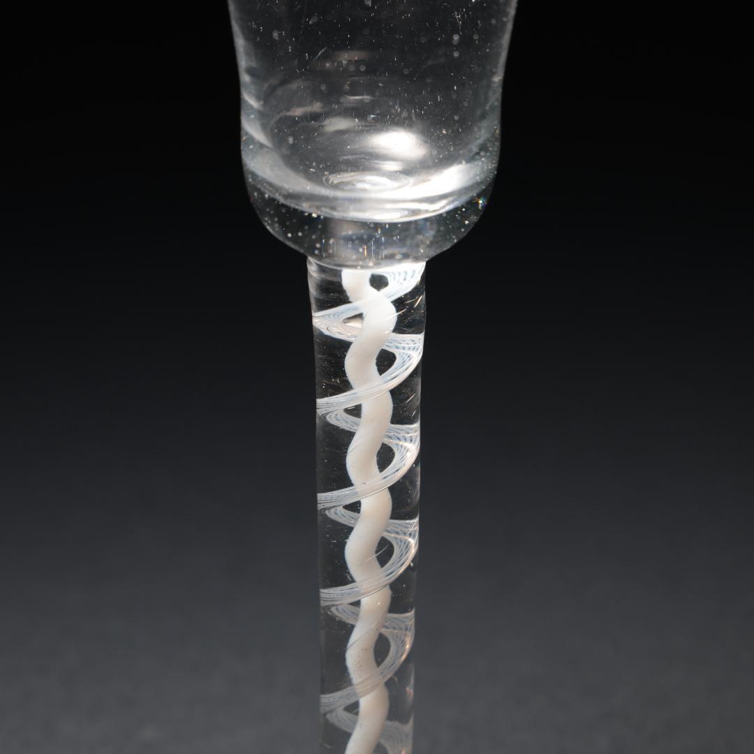 アンティークグラス　オペーク（乳白色）ツイストステム　ゴブレット　R1540ダI