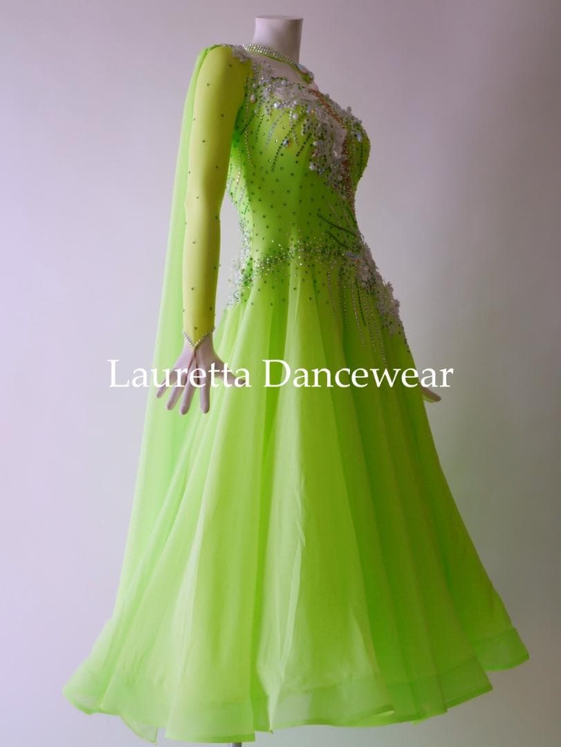 新品✨ラウレッタ 社交ダンスドレス ネオングリーン M 高級仕様 競技 デモ対応