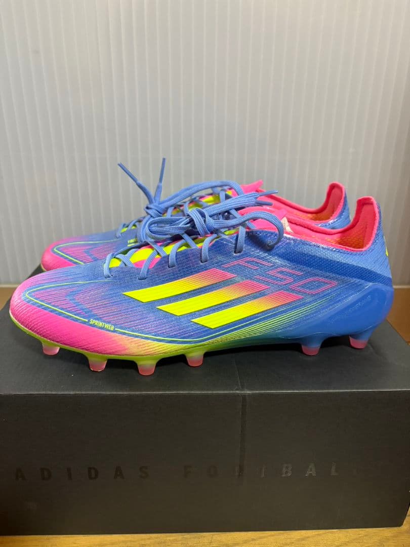 新品・未使用　F50 ELITE AG　サイズ２５センチ