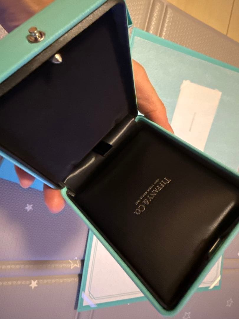Tiffany & Co. ギフトボックスと証明書