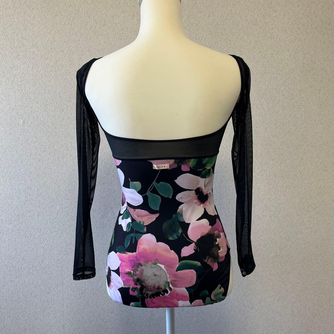 ♪stina花柄黒　長袖レオタード Lサイズ