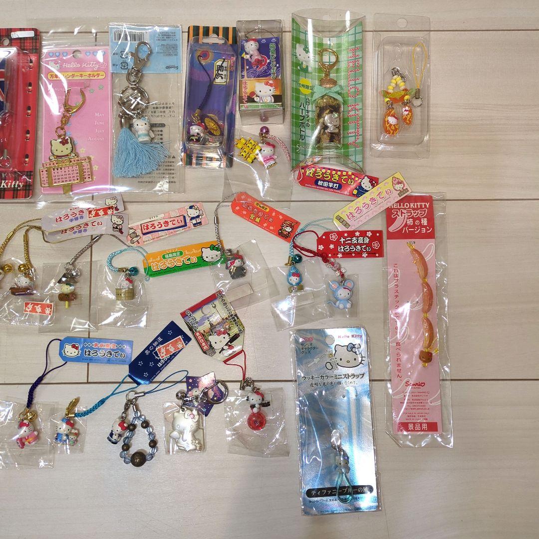 【まとめ売り】ハローキティご当地ストラップ 29品+おまけ1つ 色々詰め合わせ