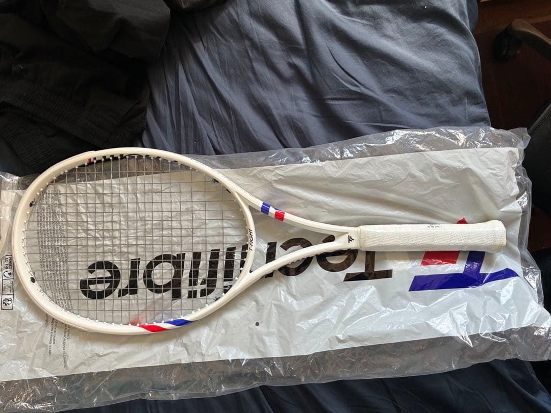 Tecnifibre T-FIGHT 300 最新版　国内正規スペック計測済み