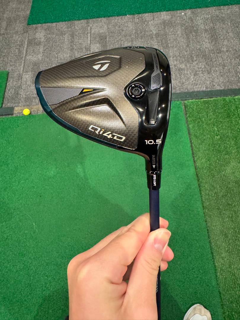 テーラーメイド　QI4D ドライバー