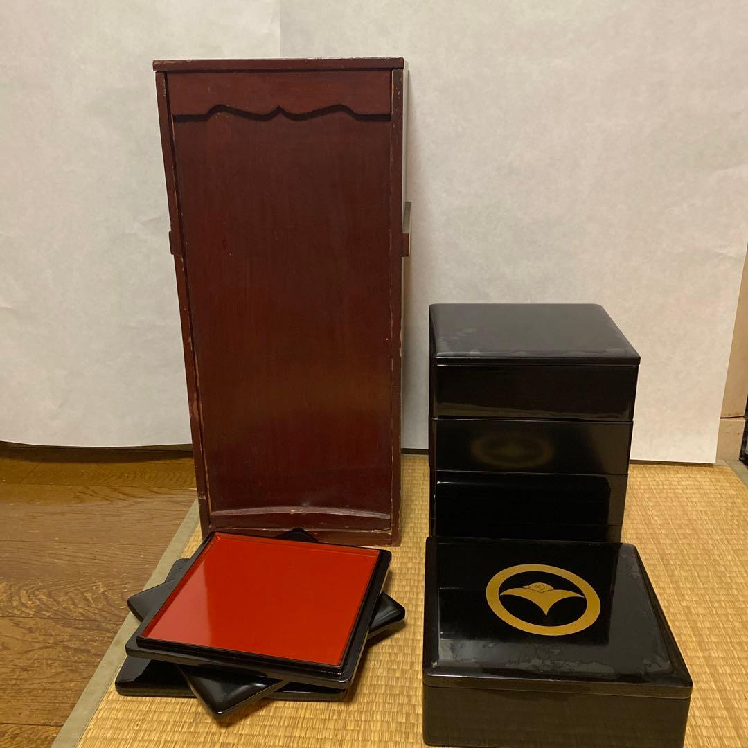 木製黒塗重箱　家紋入り　黒無地