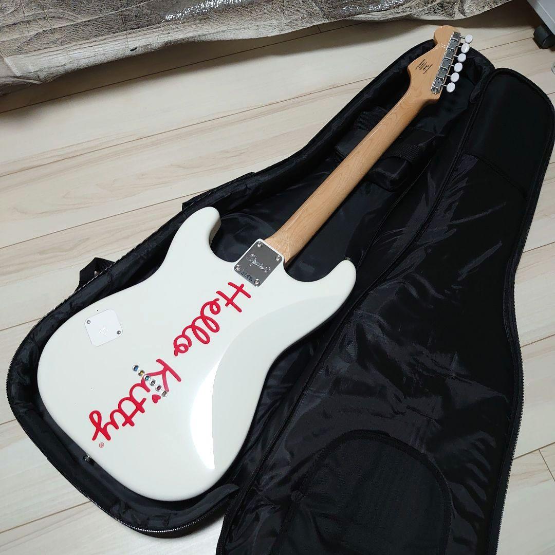 ギター Fender x Hello Kitty White Stratocaster