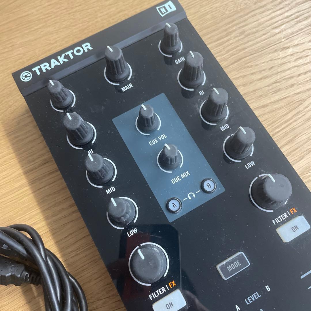 TRAKTOR KONTROL Z1 DJコントローラー