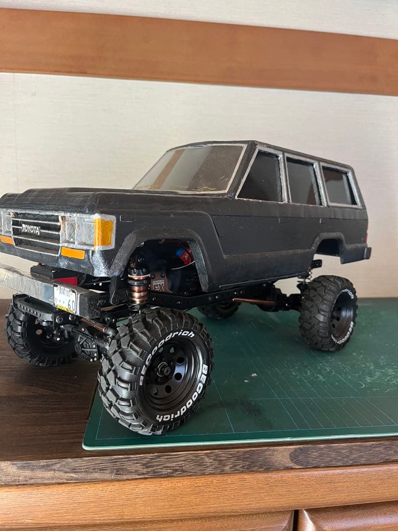 Z圭　クローラー　レア角目60ボディ　３Racing 1/10サイズ