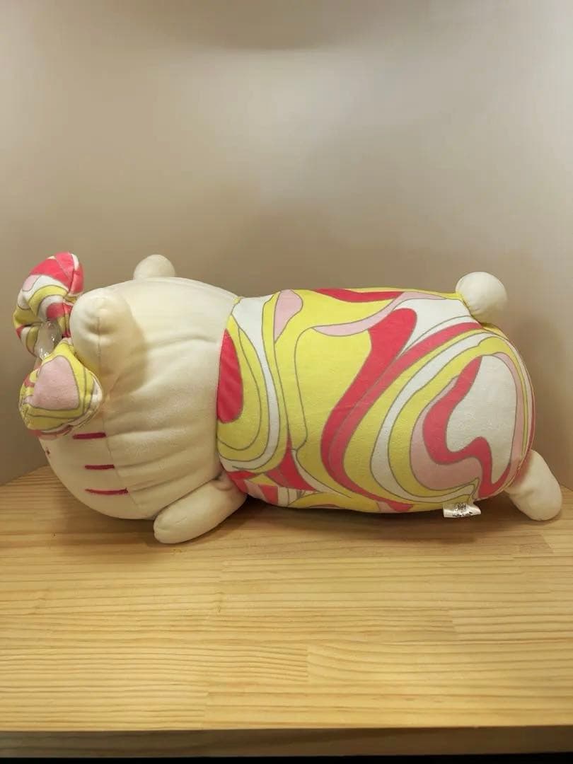 【超希少】Rady × ハローキティ コラボ ぬいぐるみ クッション マーブル柄