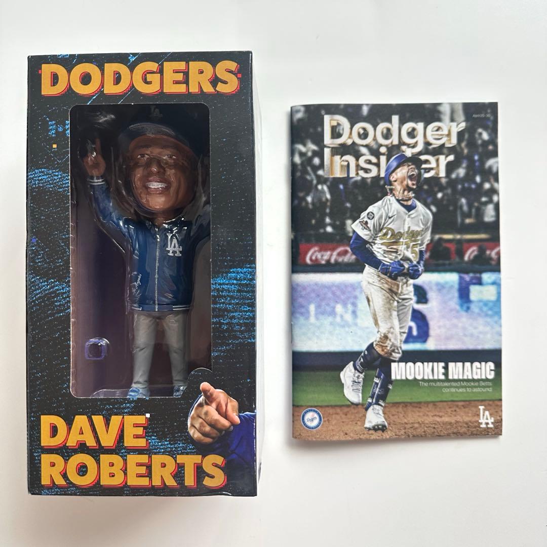 4/26 デイブロバーツ監督 ボブルヘッド 小冊子付き