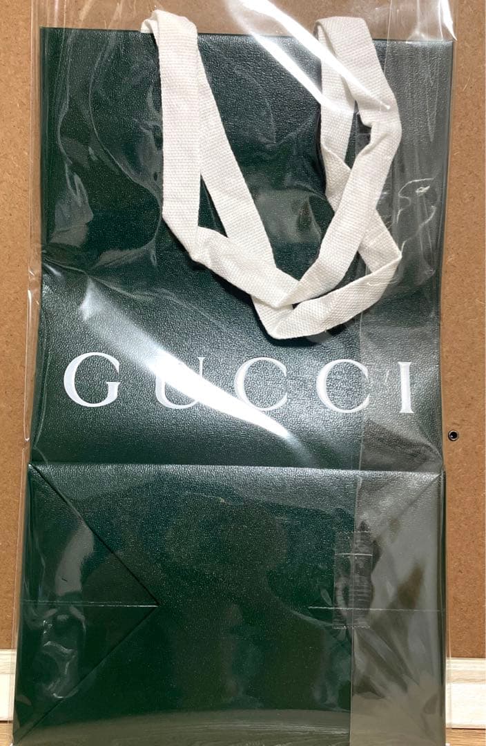 ヒグチユウコ　グッチ クッキー缶　メッセージカード　ショッパー