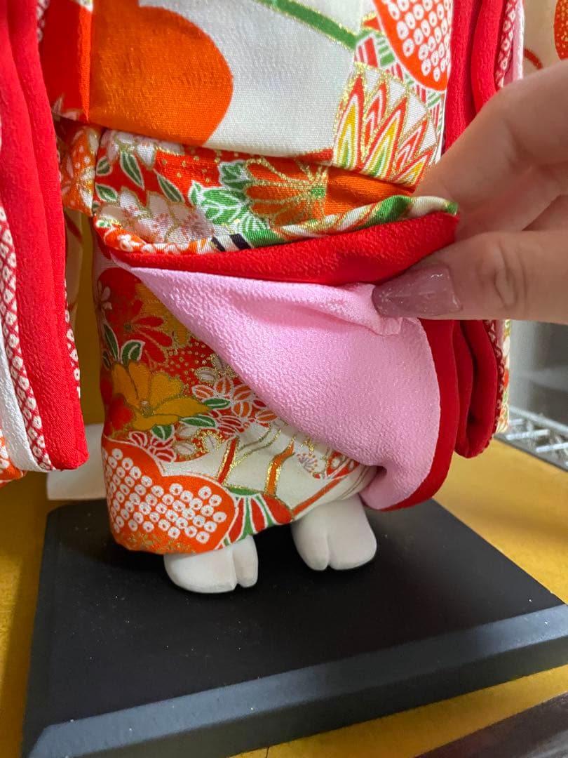 市松人形 日本人形 伝統的な着物 黒髪 ガラスケース付き