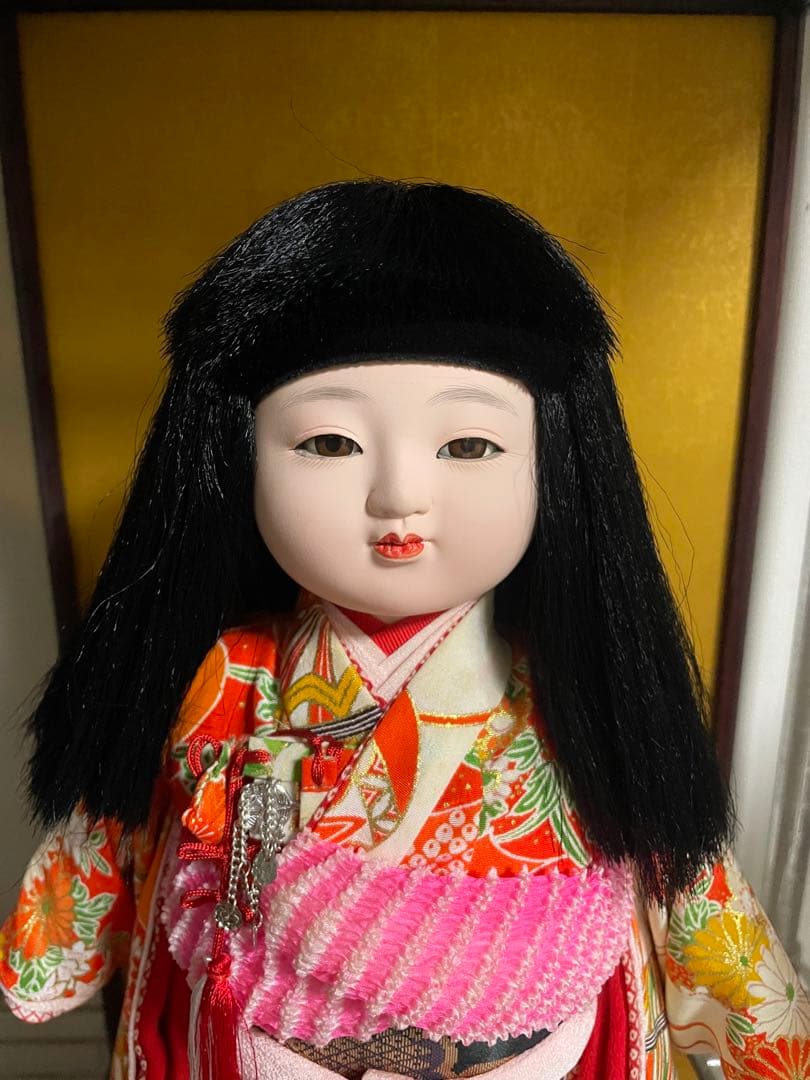 市松人形 日本人形 伝統的な着物 黒髪 ガラスケース付き