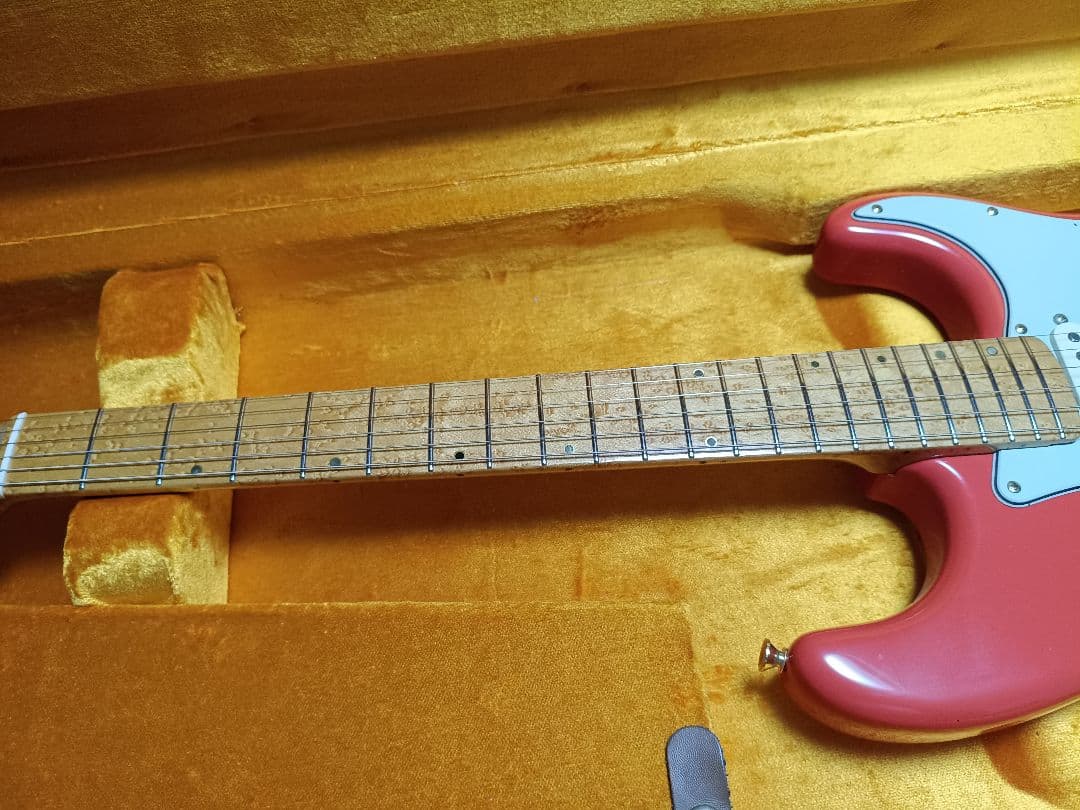 Fender Custom Shop NOS 1960 ネックは別工房でオーダー