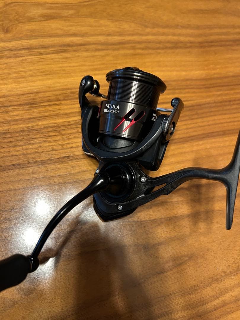 18タトゥーラLT2500S-XHスピニングリール ブラック　追加　ラインおまけ