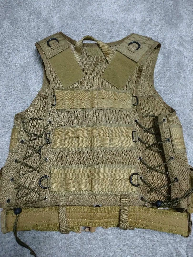 米イーグル社 衛生兵向きタクティカルベスト モール装備 USMCポーチ付き