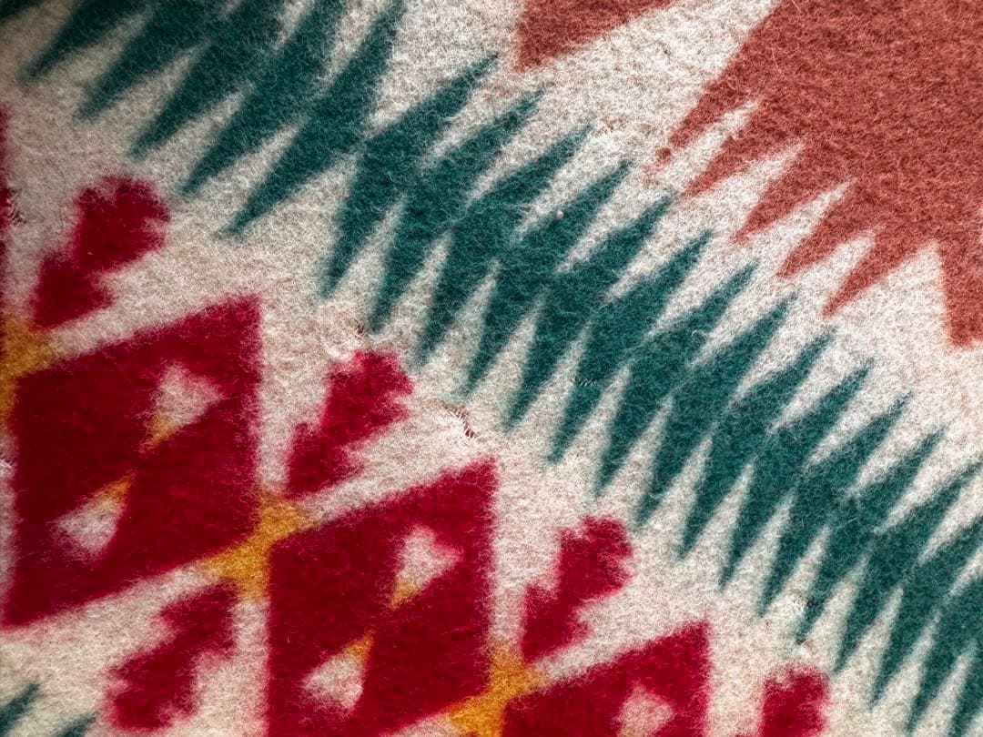 ヴィンテージネイティブ柄ウールラグW1660xH2030