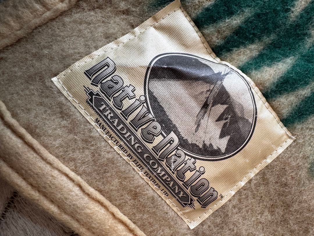 ヴィンテージネイティブ柄ウールラグW1660xH2030