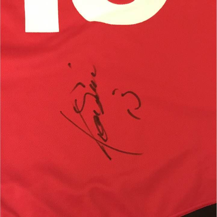 鈴木啓太サイン入りユニホーム