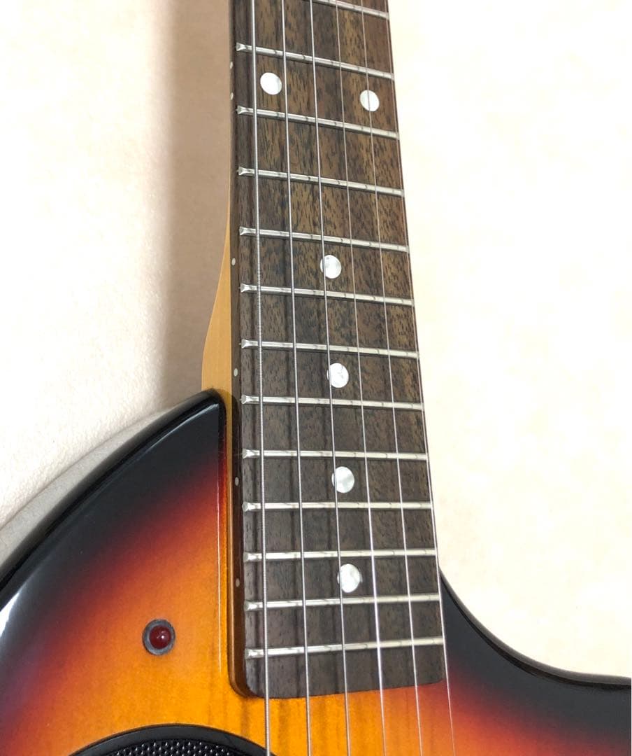 【新品同様！！】ZO-3 芸達者 3TS アンプ内蔵ミニギター 専用ケース付