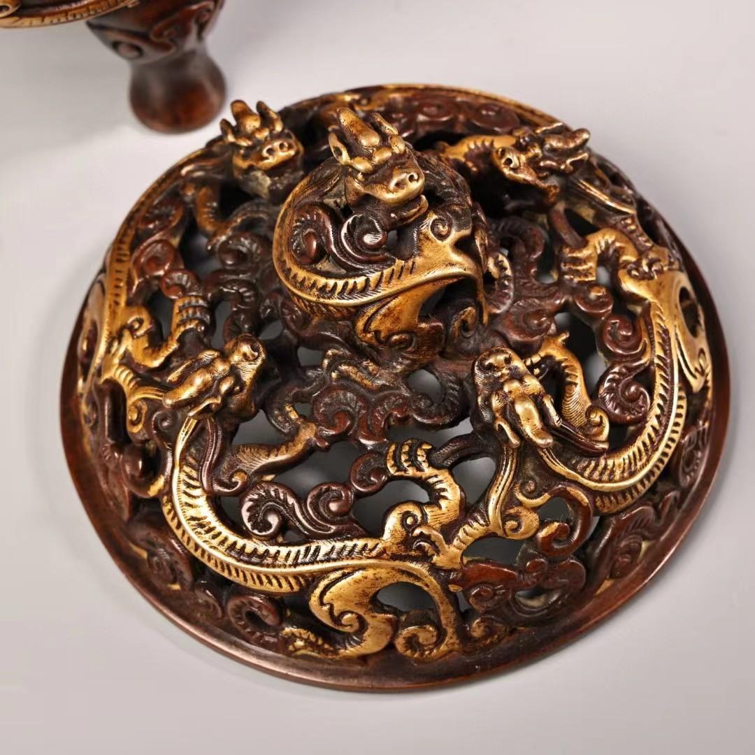 中国古美術・旧藏純銅製の高浮彫り彫刻と鎏金・紫銅製香炉・仏具・案頭・置物・文房具