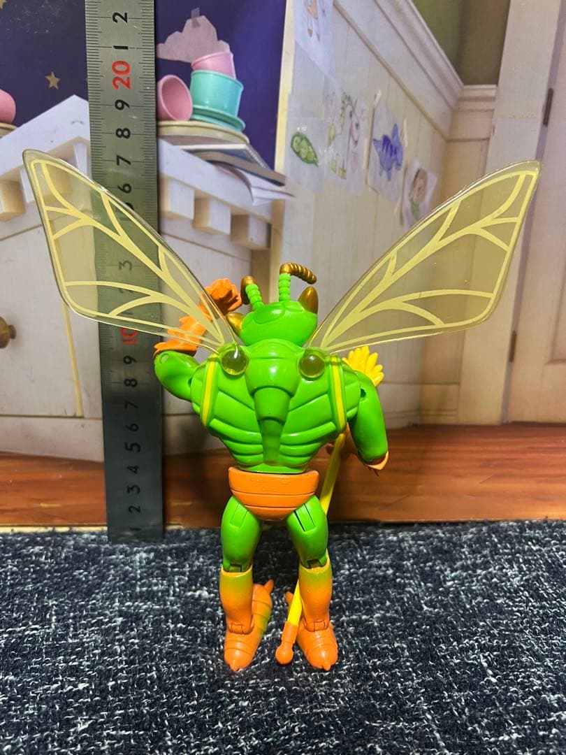 ディズニー　トイストーリー　トゥイッチ　アクションフィギュア　武器付き