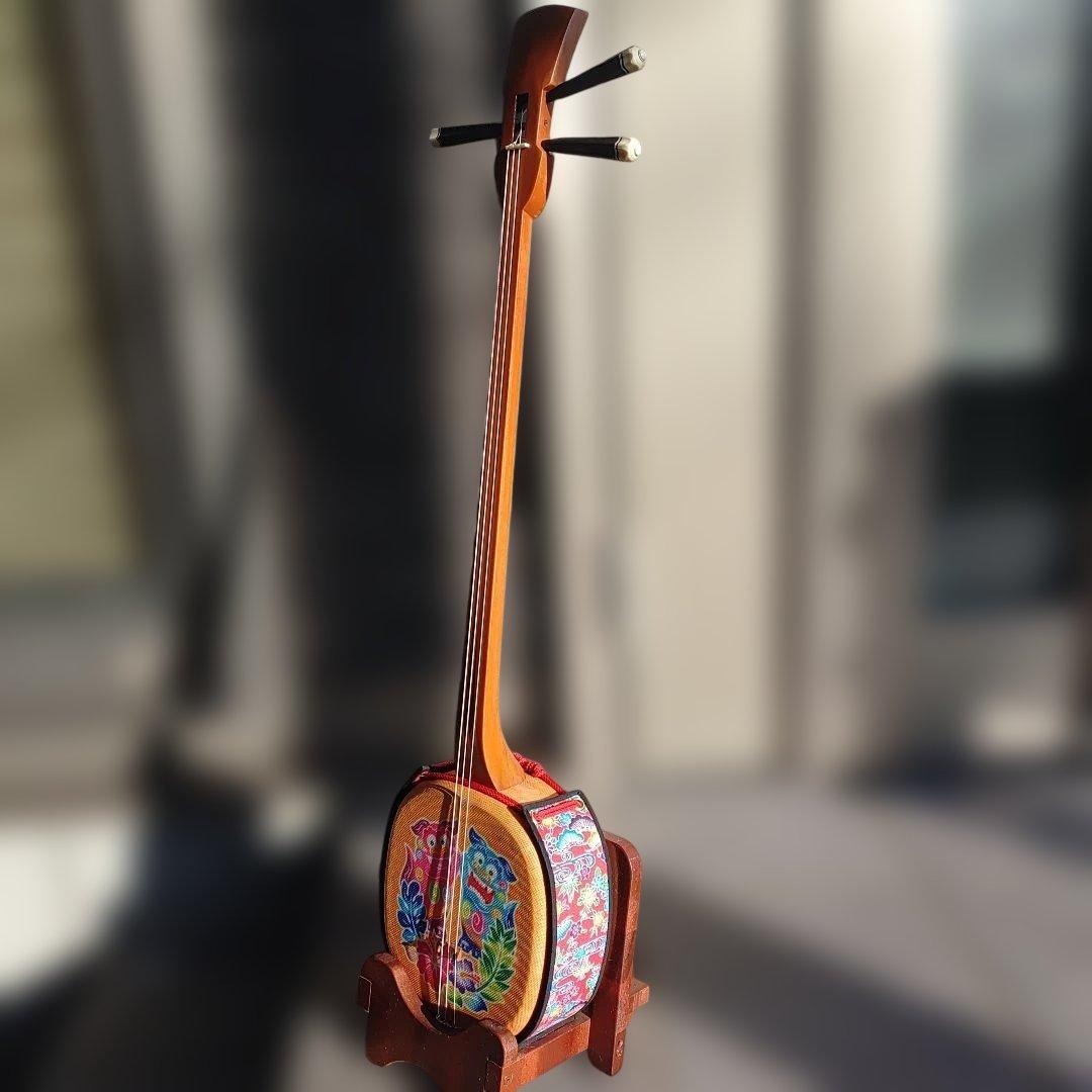 沖縄三線　三線　久場の骨型　　　シーサー柄　「弾く・見る・飾る」