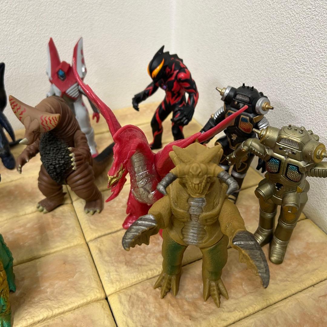 ウルトラマン　怪獣フィギュア 15体セット