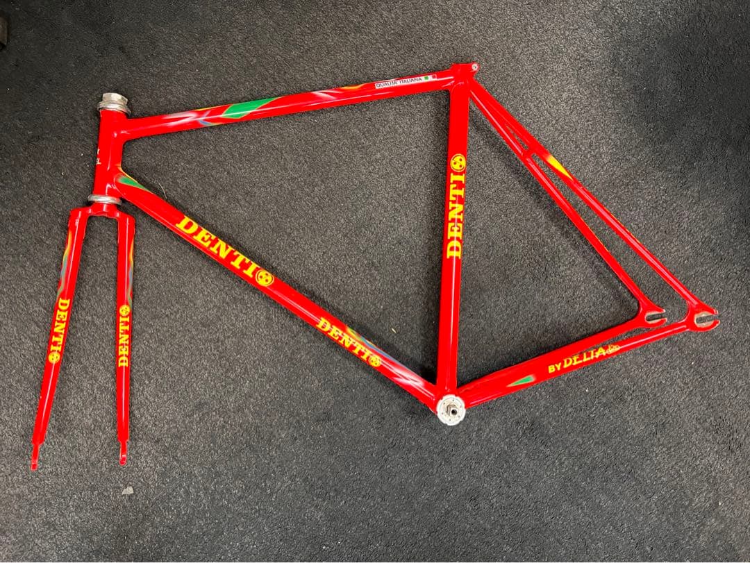 ピストフレーム