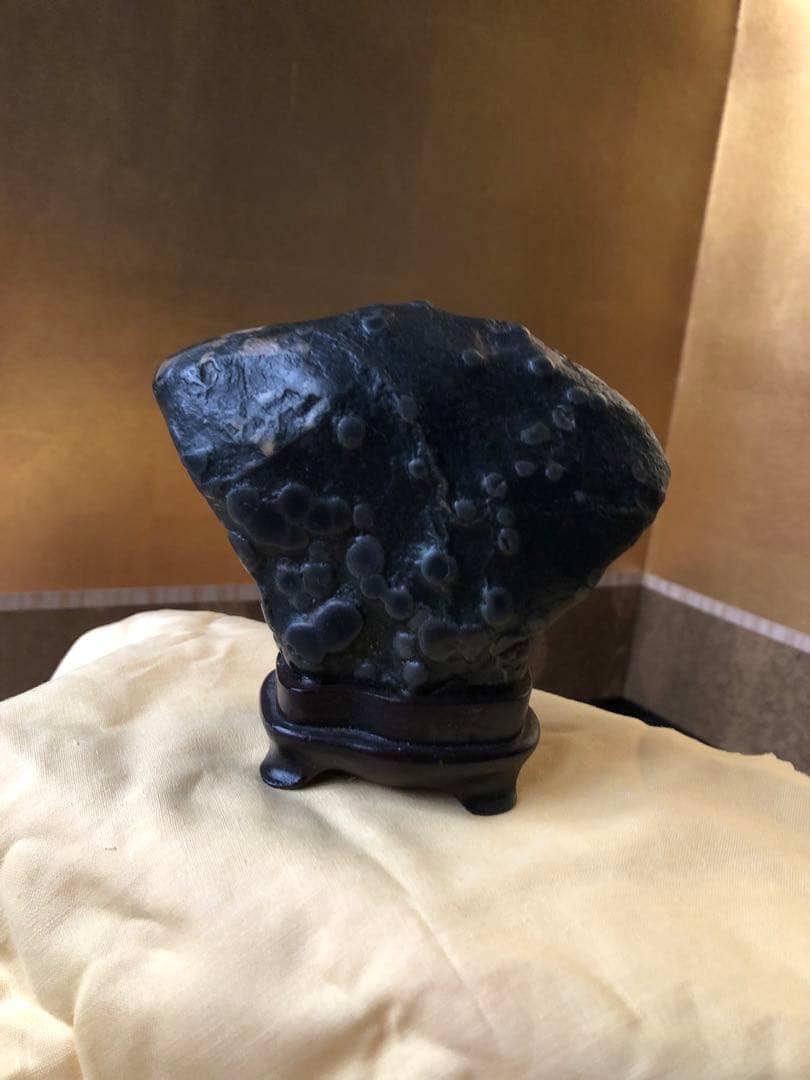 梅花石　木箱入　鑑賞石