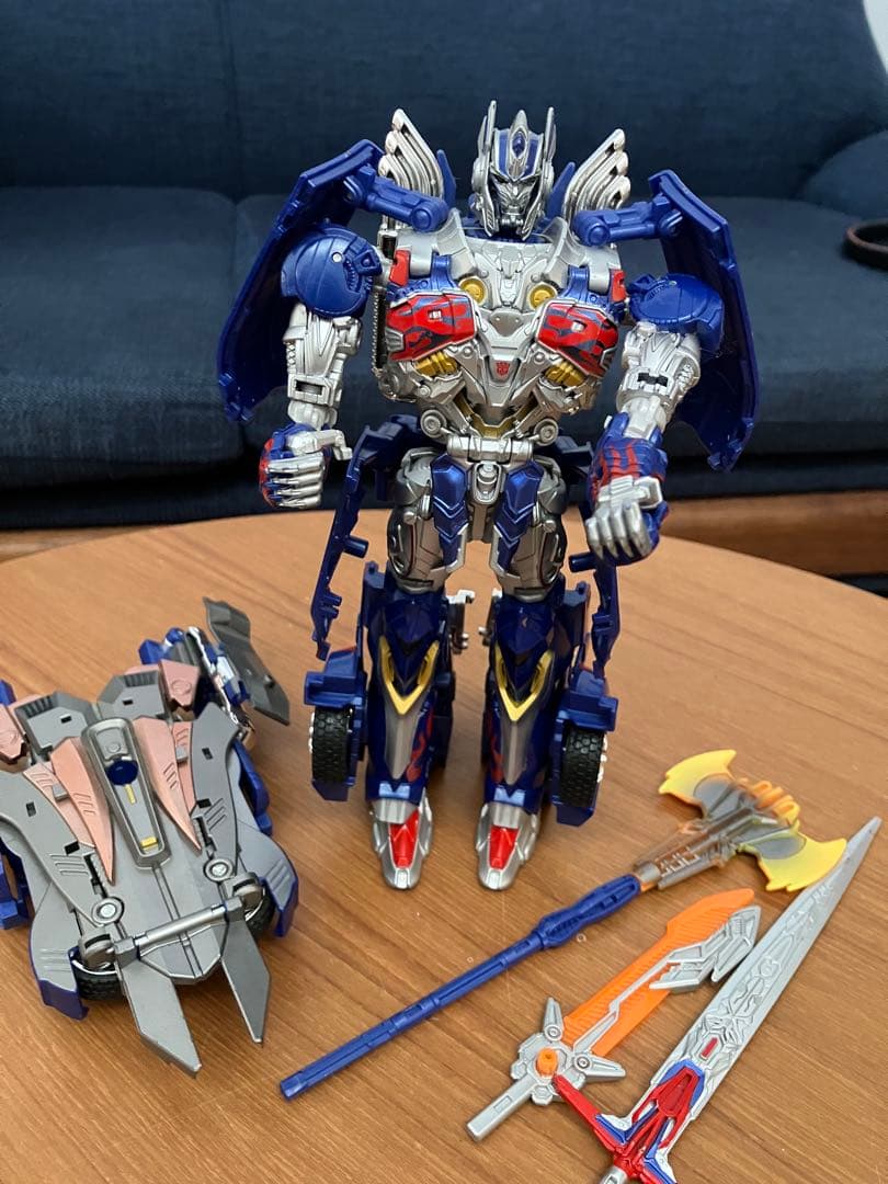 トランスフォーマー TLK-15 キャリバーオプティマスプライム　フィギュア