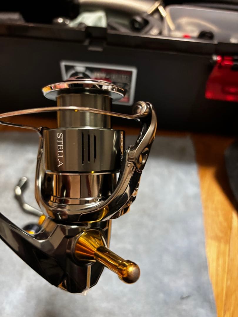 現行シマノ22ステラ4000xgほぼ新品