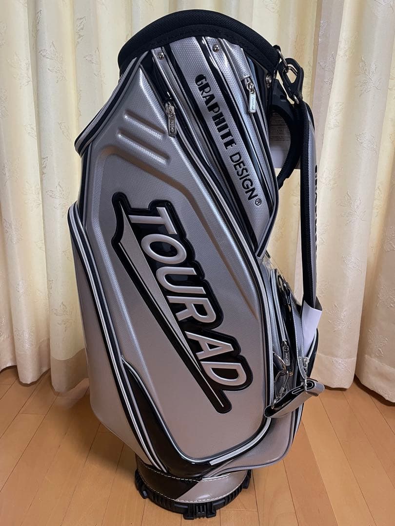 【新品】GRAPHITE DESIGN TOUR AD シルバー　キャディバッグ