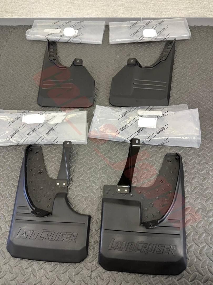 新品未使用トヨタ純正 70 ランドクルーザー プラド マッドガード