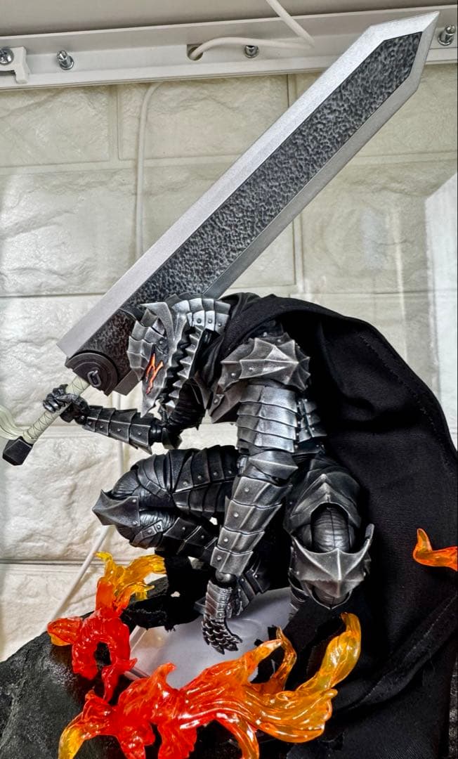 PLAMATEA ガッツ 狂戦士の甲冑　塗装済み完成品