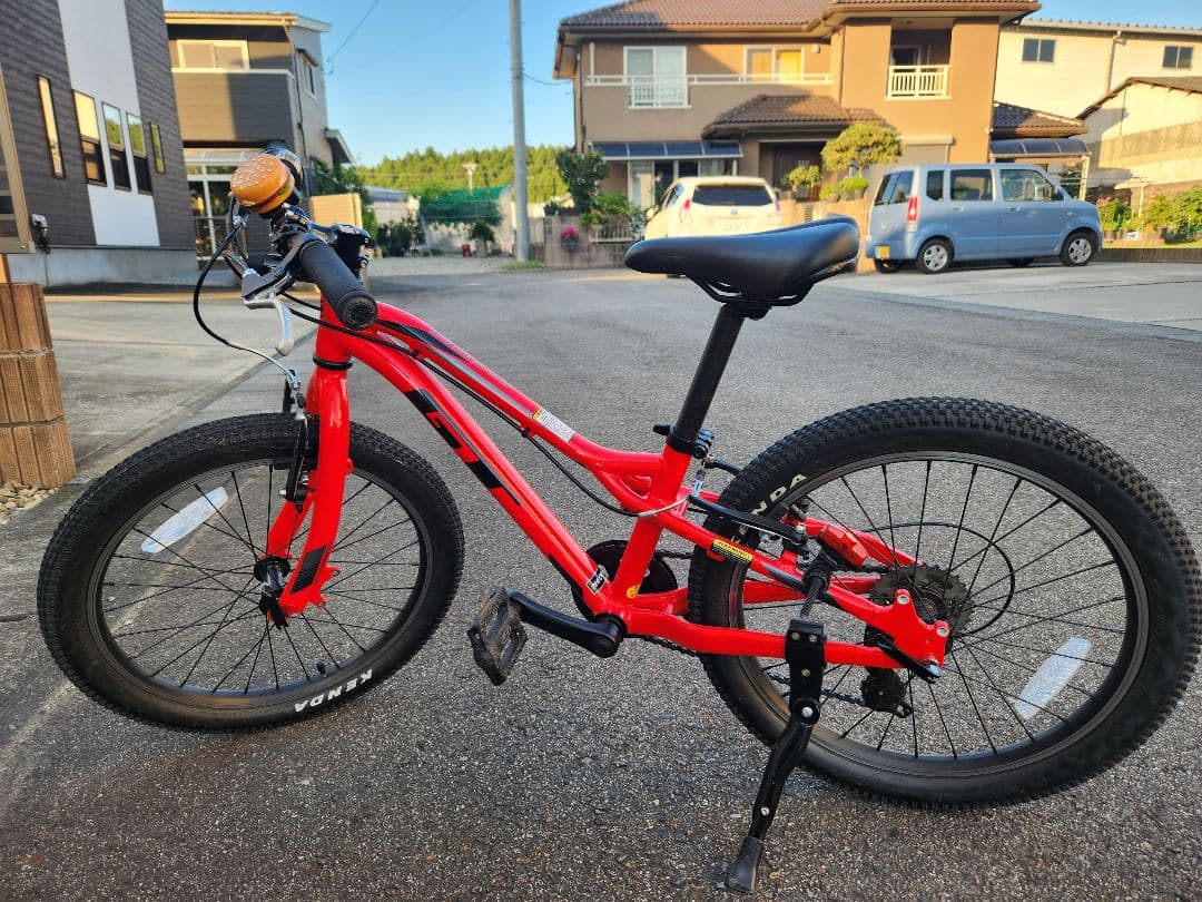【テツ】GT レッド 20インチ マウンテンバイク KENDAタイヤ