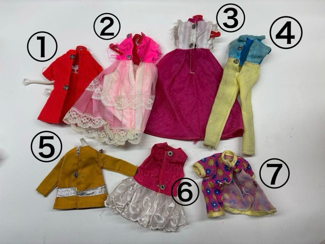 4代目リカちゃん 人形 服 タンス　昭和レトロ 人形家具 洋服　9点セット
