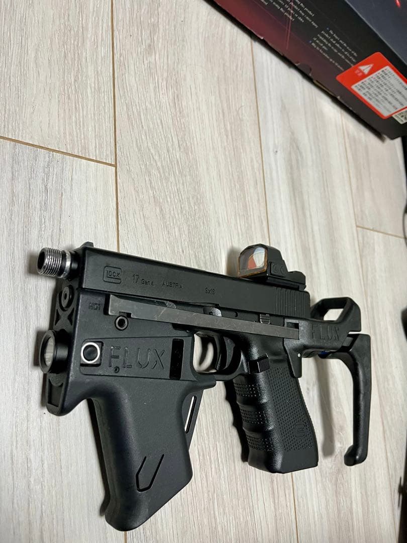 Glock17 gen4 東京マルイ FLUX Defenseカスタム PDW