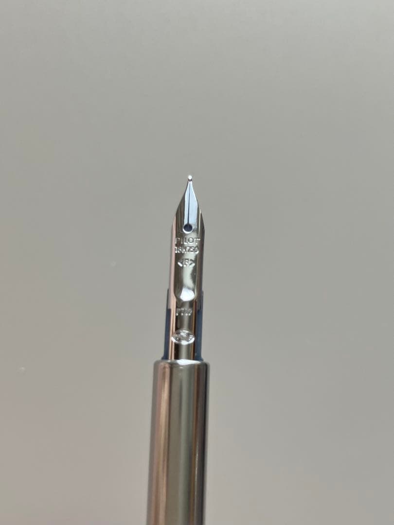 キャップレスデシモ　20カラーズ　F(細字) パイロット　万年筆