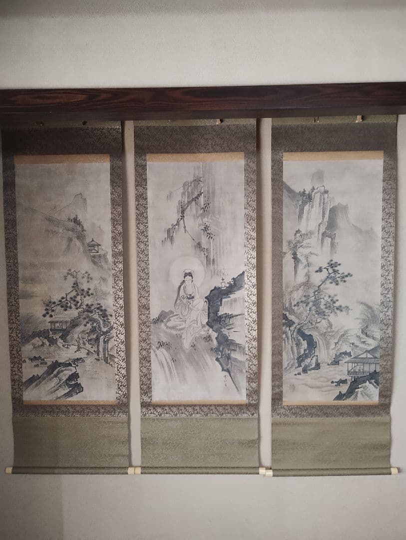 中観世音左右山水