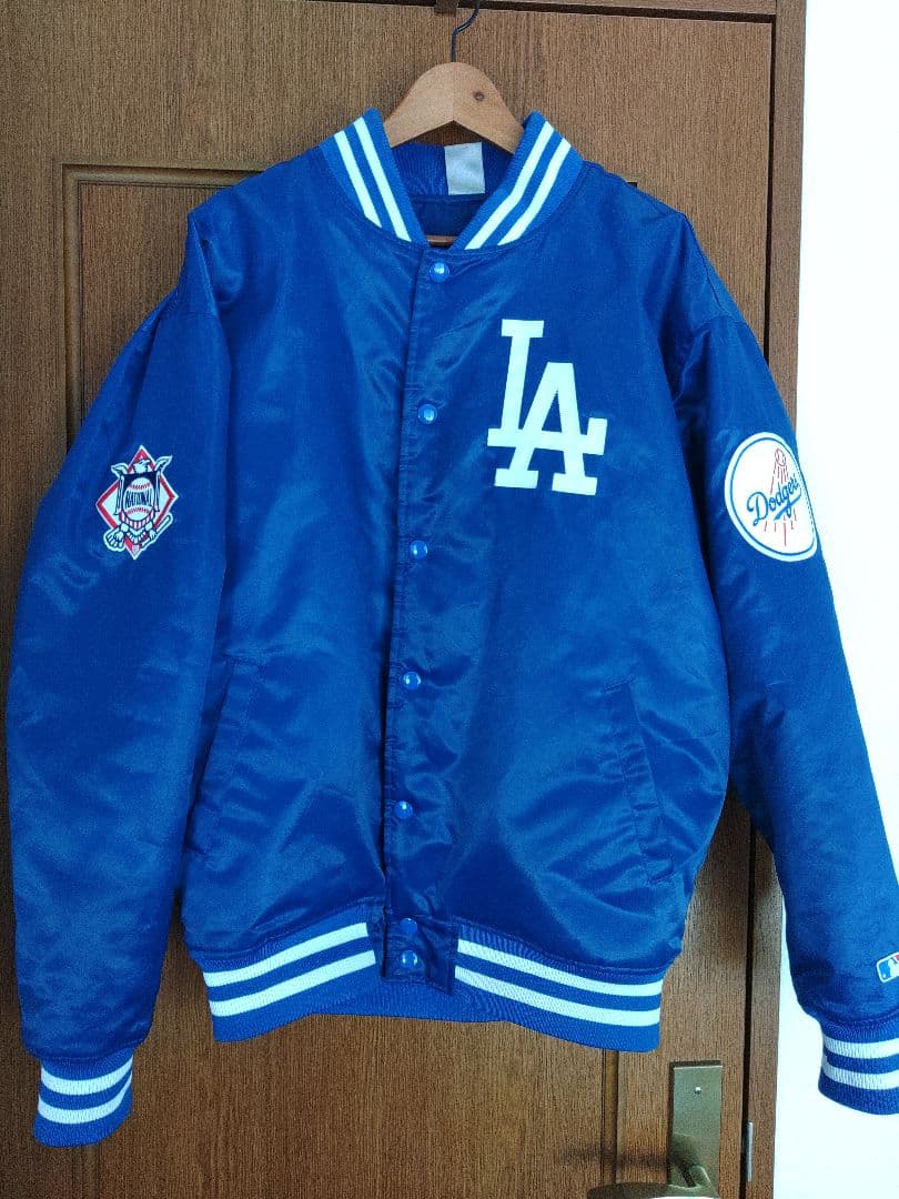 4月15日限定特価！ロサンゼルス・ドジャーススタジャン