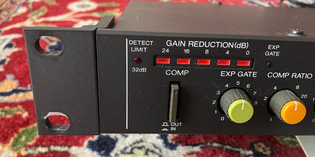 DTM・DAW FOSTEX COMPRESSOR LIMITER MODEL 3070