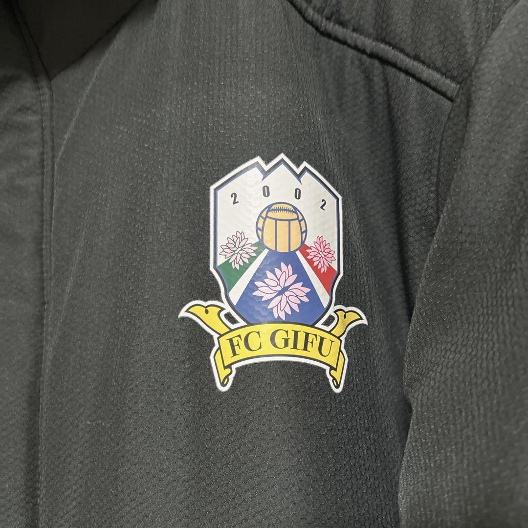 New Balance FC GIFU ベンチコート L 黒 パテッドコート