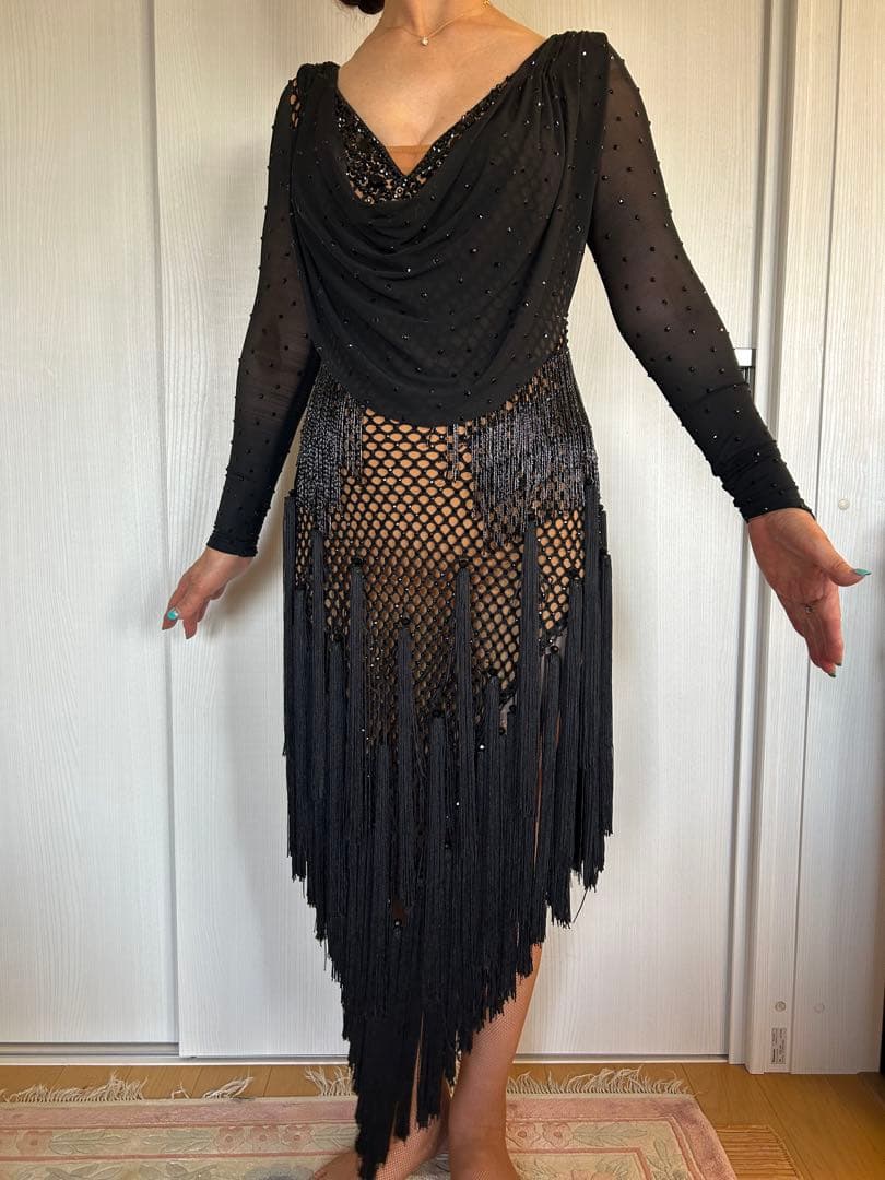 社交ダンスラテンデモ用ドレス ルンバ。チャチャチャ、サンバ