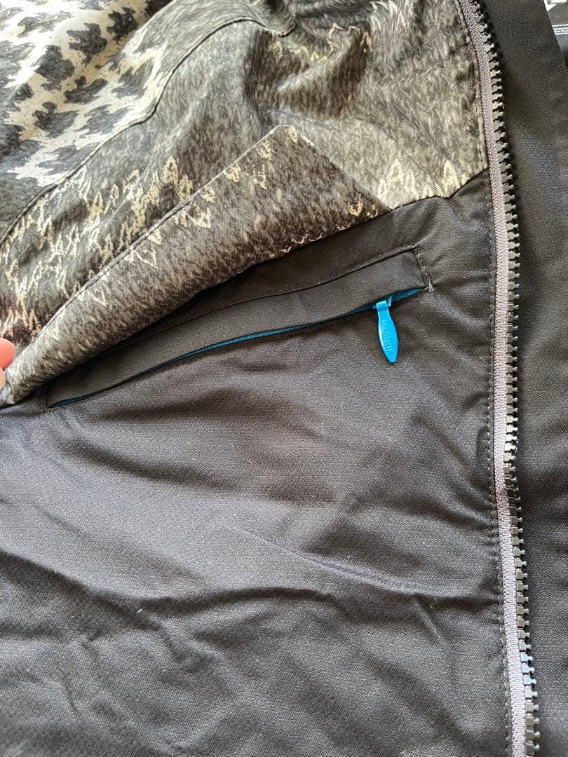 DESCENTE ☆スキー、スノーボードウェア メンズ　Sサイズ