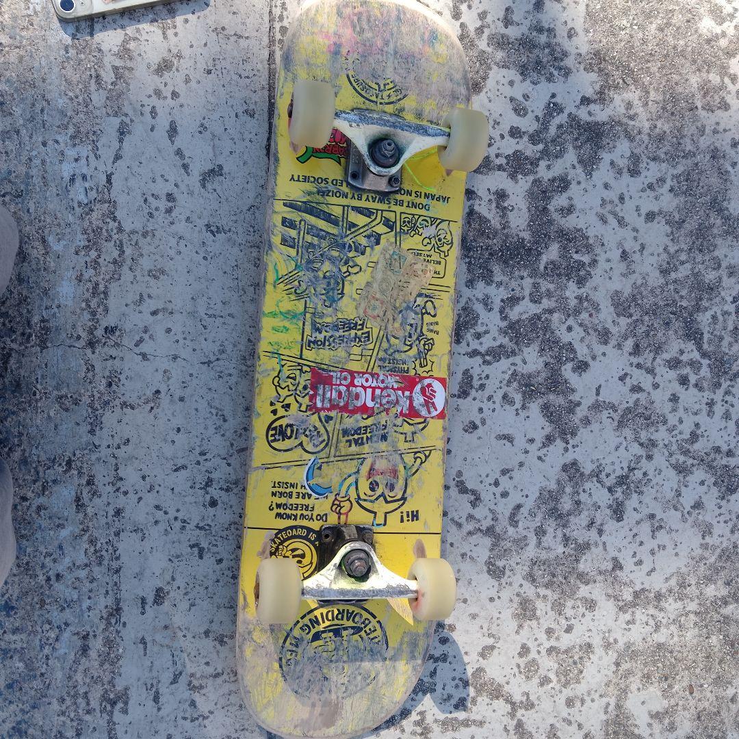 イエローグラフィック スケートボード