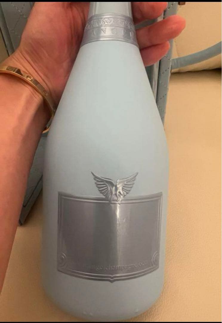 新品　ANGEL CHAMPAGNE 水色 ボトルとケース付き