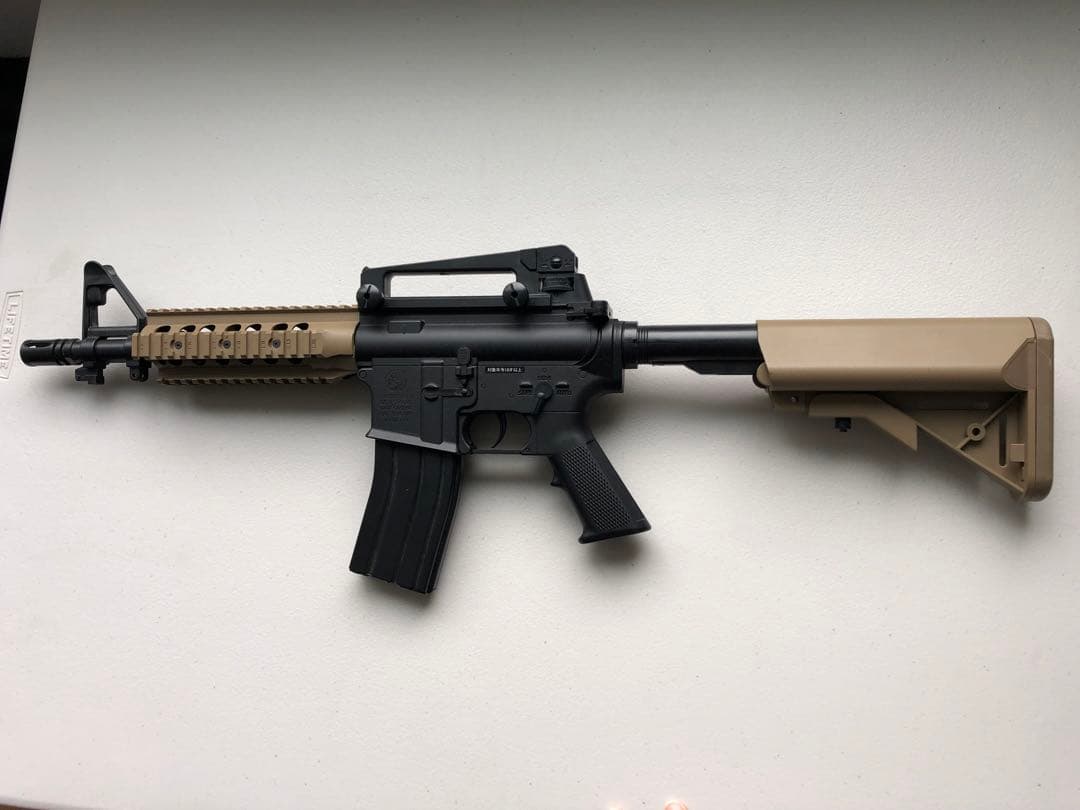 定価2万　美品 マルイ電動ガン『M4CQBタンカラーモデル』ライトプロ 10禁