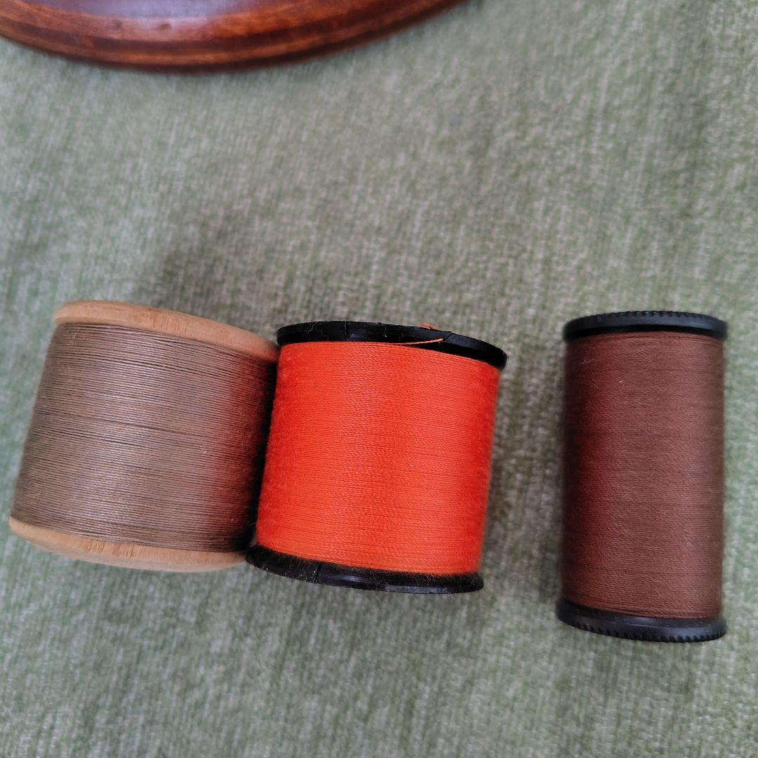 英国アンティーク　木製糸巻きホルダーとボビンスタンドセット